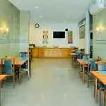 Townhouse Oak Palembang Near Jembatan Ampera Formerly Azzura Hotel