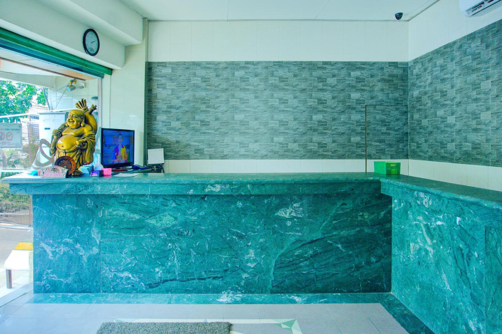 Townhouse Oak Near Jembatan Ampera Formerly Azzura Hotel 2*