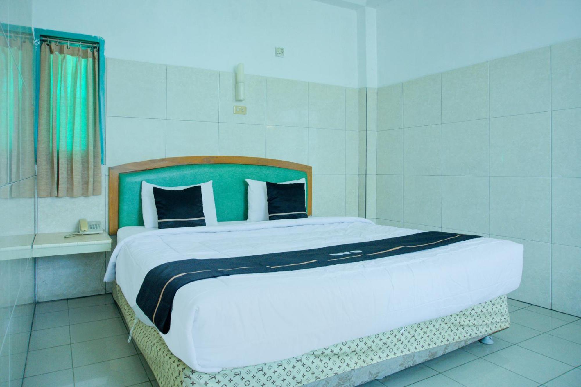 Hotel Townhouse Oak Near Jembatan Ampera Formerly Azzura