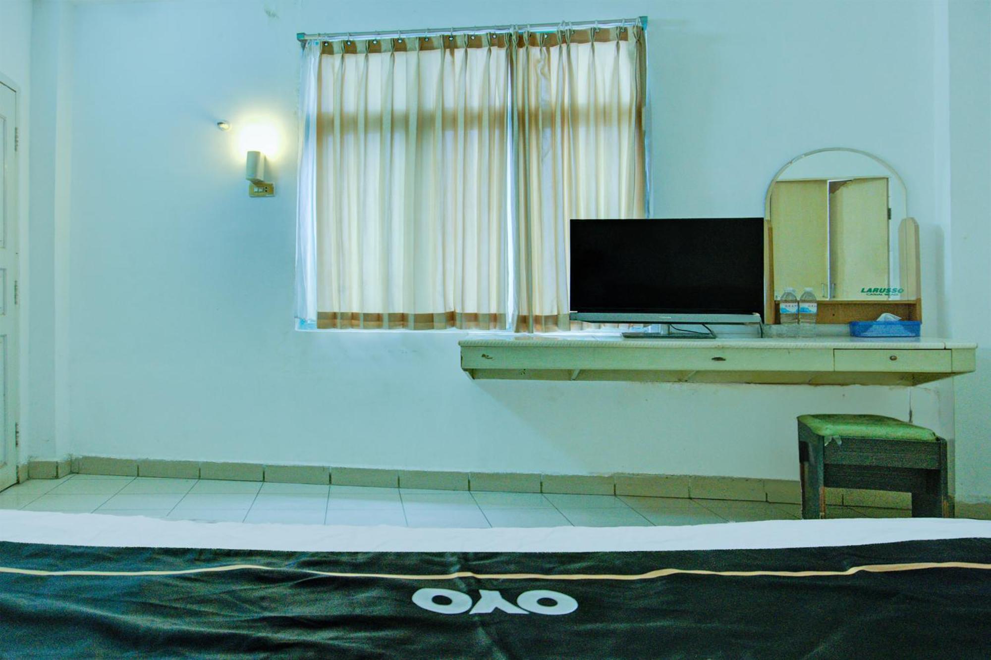 Townhouse Oak Near Jembatan Ampera Formerly Azzura Hotel
