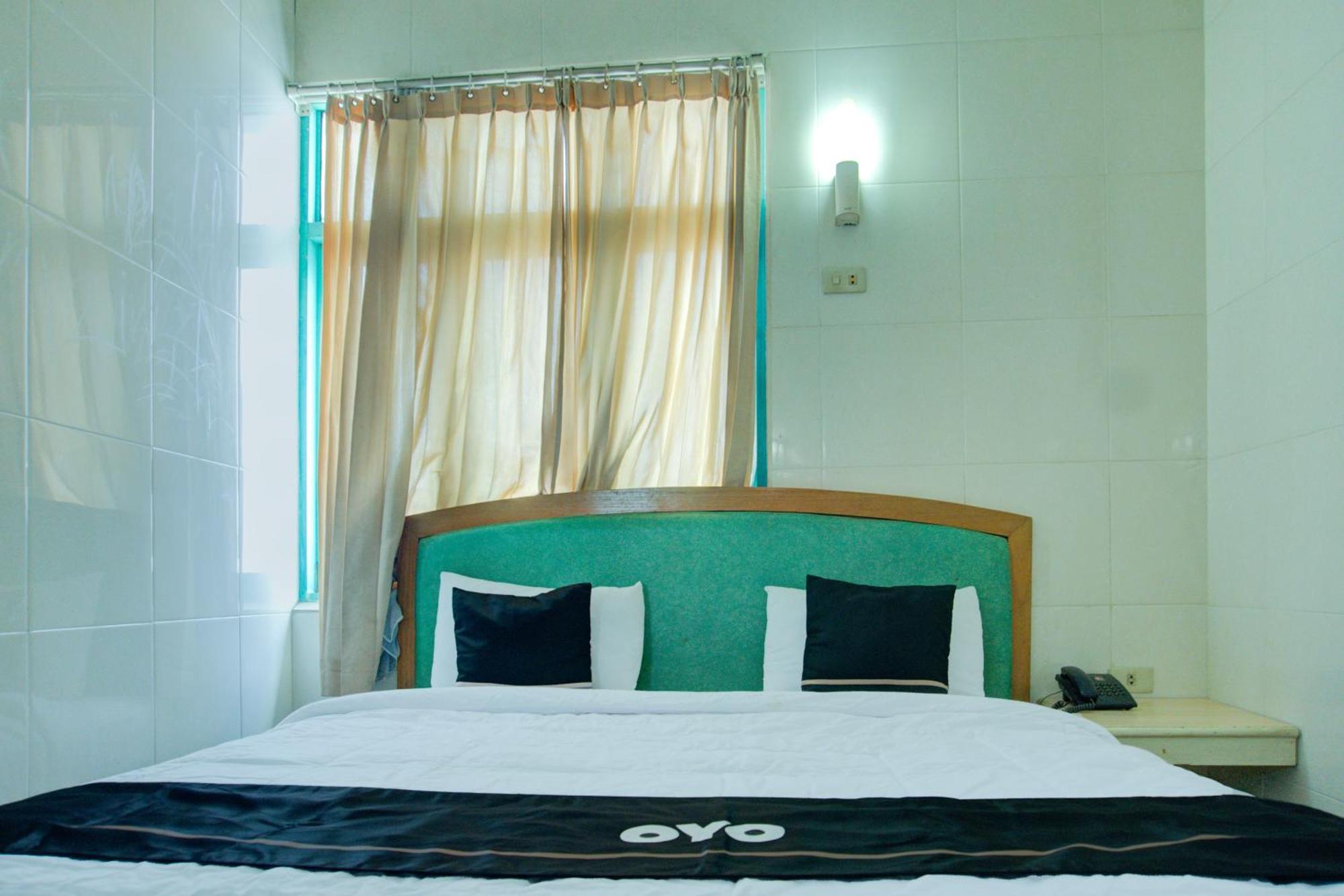 Townhouse Oak Near Jembatan Ampera Formerly Azzura Hotel