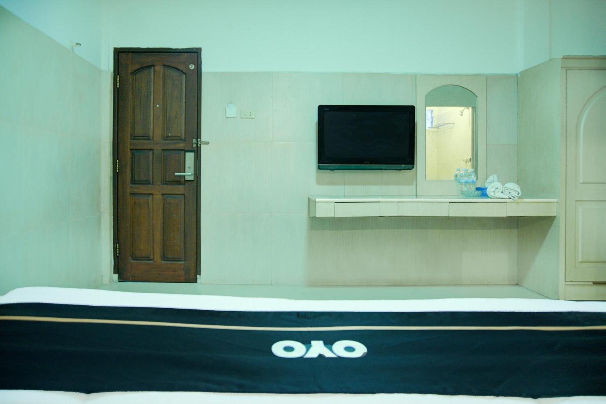 Townhouse Oak Near Jembatan Ampera Formerly Azzura Hotel 2*