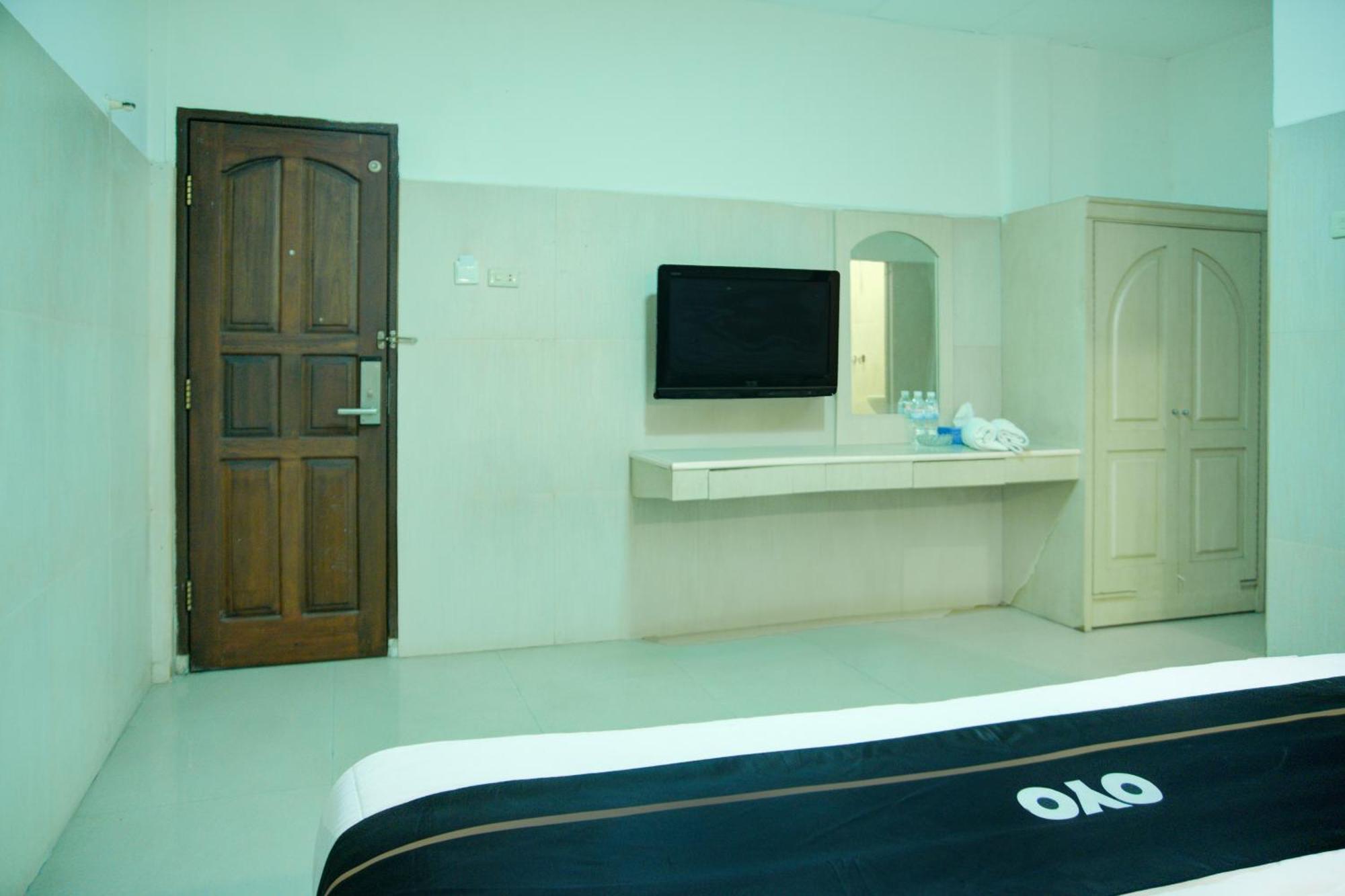 Hotel Townhouse Oak Near Jembatan Ampera Formerly Azzura 2*